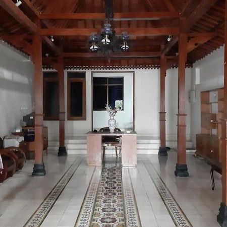Joglo 21A Hotel Yogyakarta Exterior photo