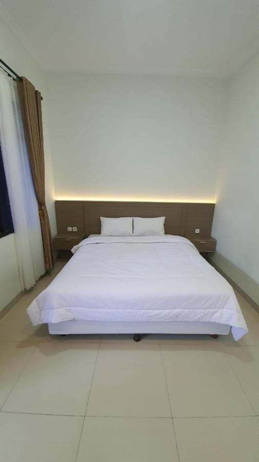 Joglo 21A Hotel Yogyakarta Exterior photo